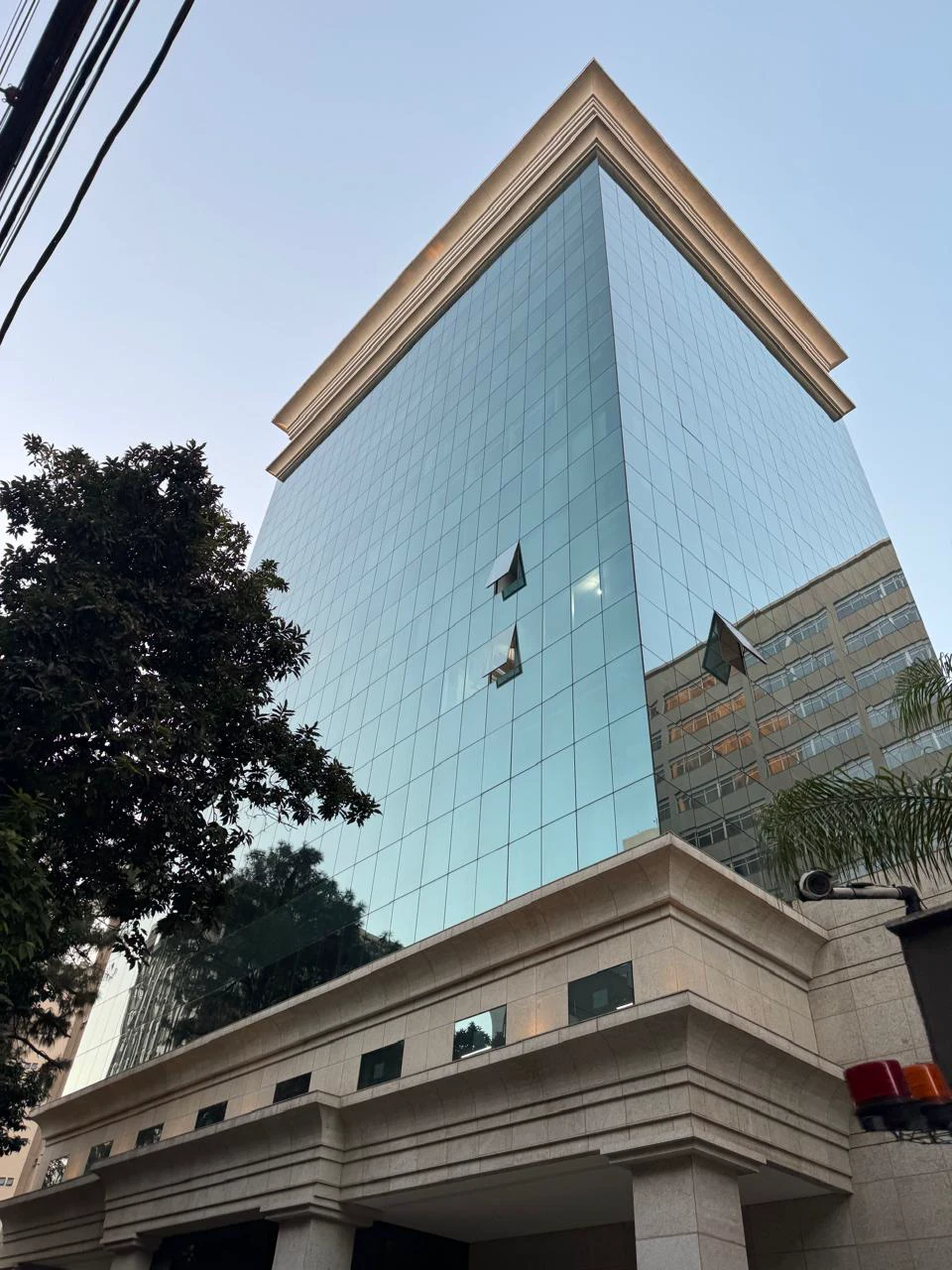 Fachada do edifício onde fica o escritório, na Savassi